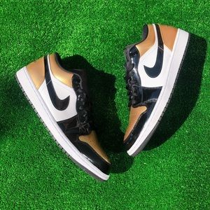Jordan 1 low “Gold Toe “ size 13